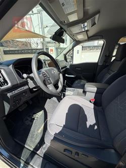 نيسان فرونتر